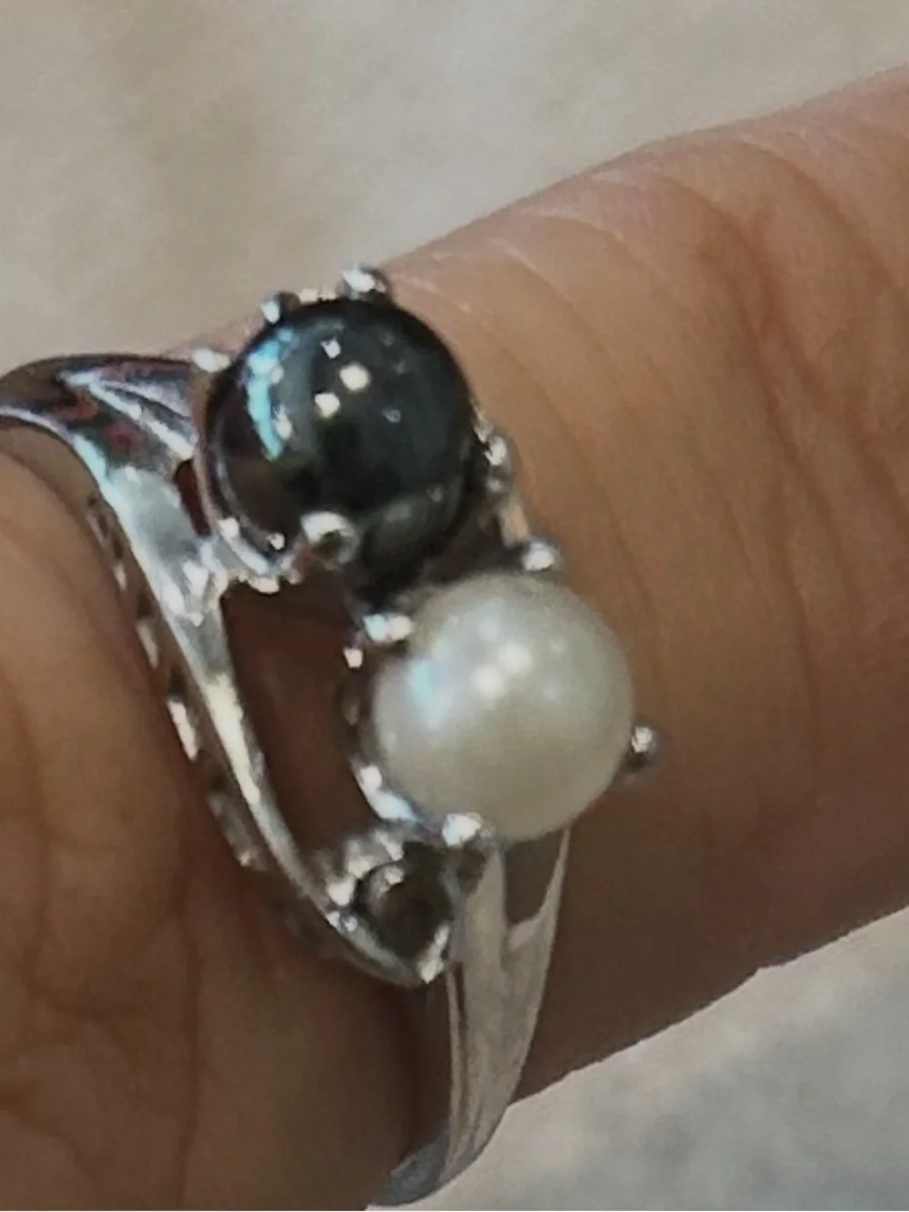 VINTAGE 10K GOLD STAMPED YOU & ME Pearl & Hermitite ring size 6 BEAUTIFUL!